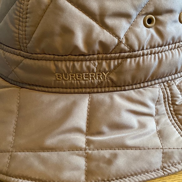 BURBERRY QUILTED BUCKET HAT, SIZE LARGE NWT - Picture 2 of 10